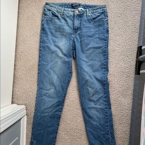 Woman’s skinny jeans